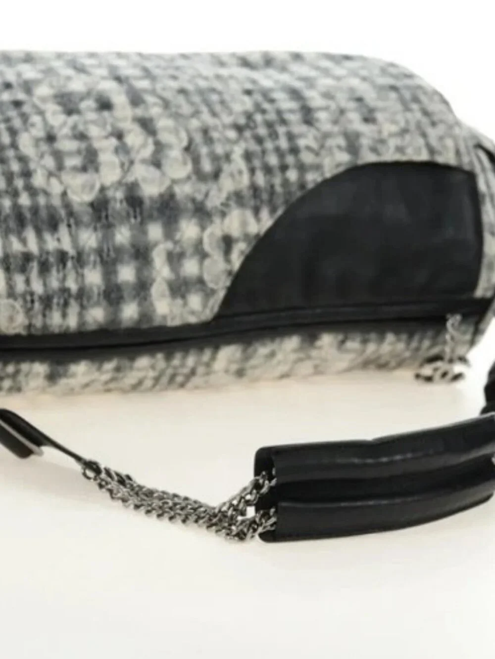 CHANEL brand	chanel color	white